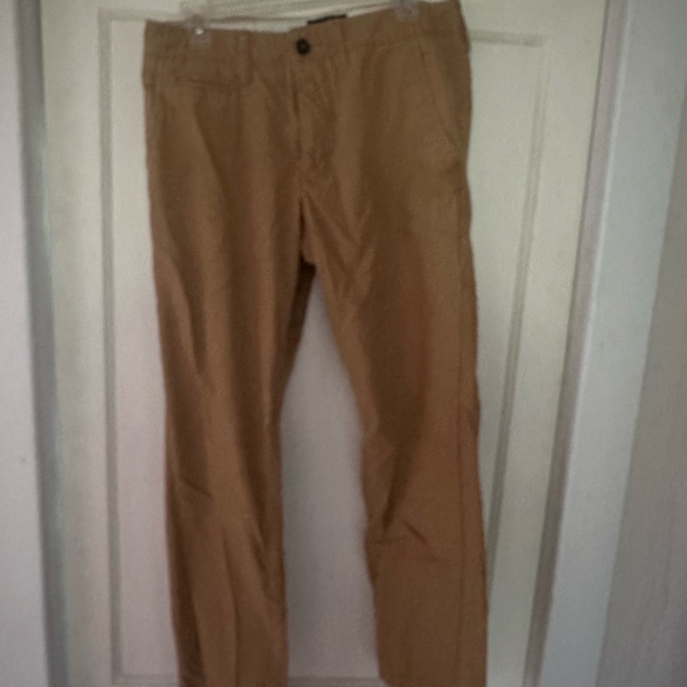 American Eagle Outfitters Tan Chinos Classic Style